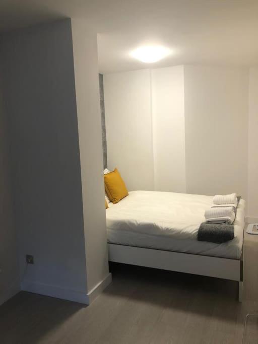 Stunning Apartment In Leeds- Financial District Leeds  Exterior photo