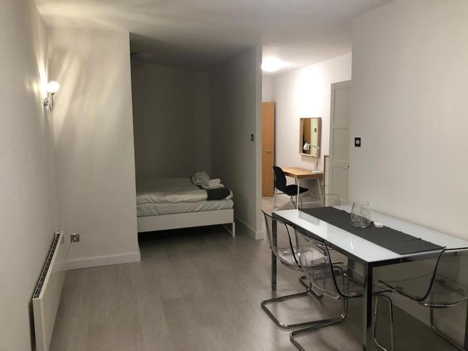 Stunning Apartment In Leeds- Financial District Leeds  Exterior photo