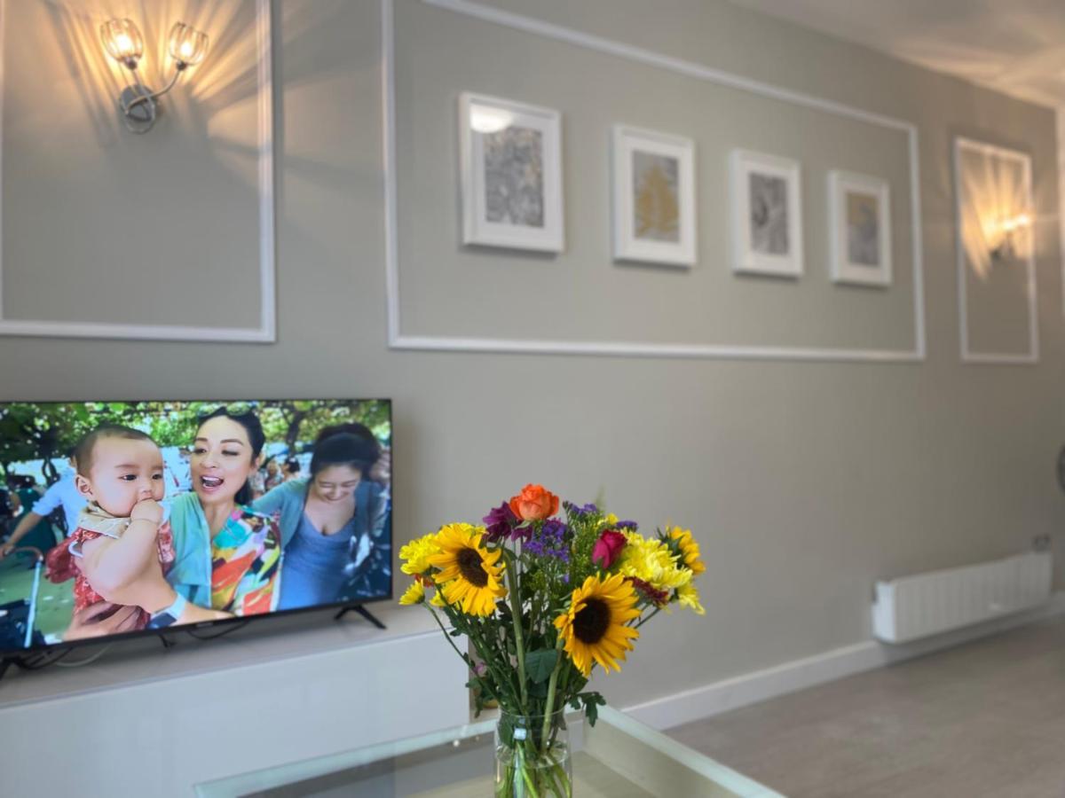Stunning Apartment In Leeds- Financial District Leeds  Exterior photo